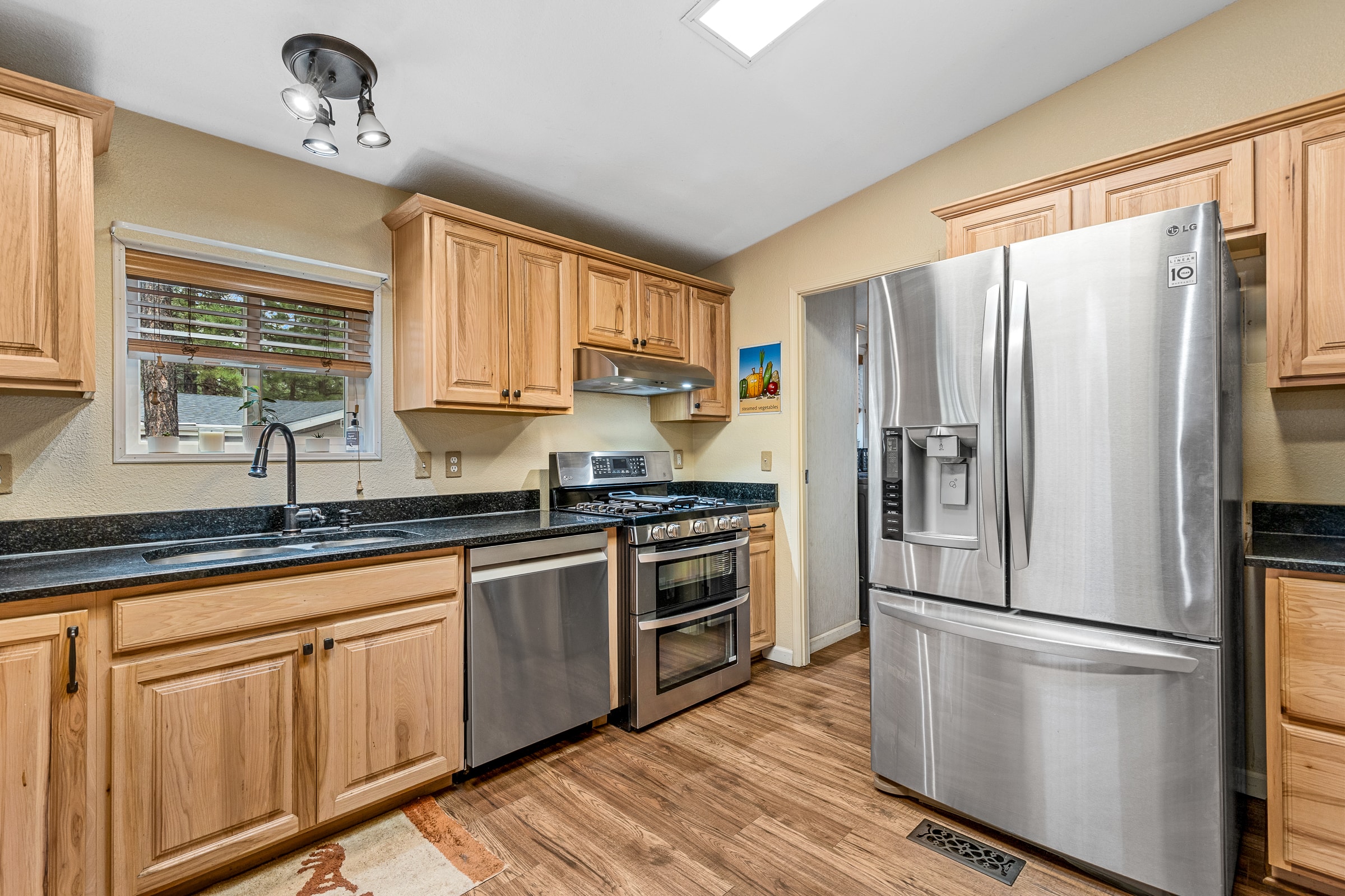 2306 W Adirondack Ave photo 8
